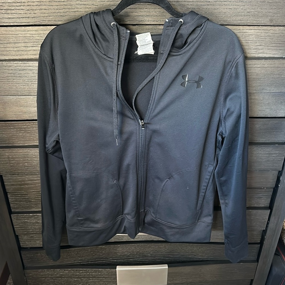 Black zip up under armor sweatshirt. Excellent shape. Size L